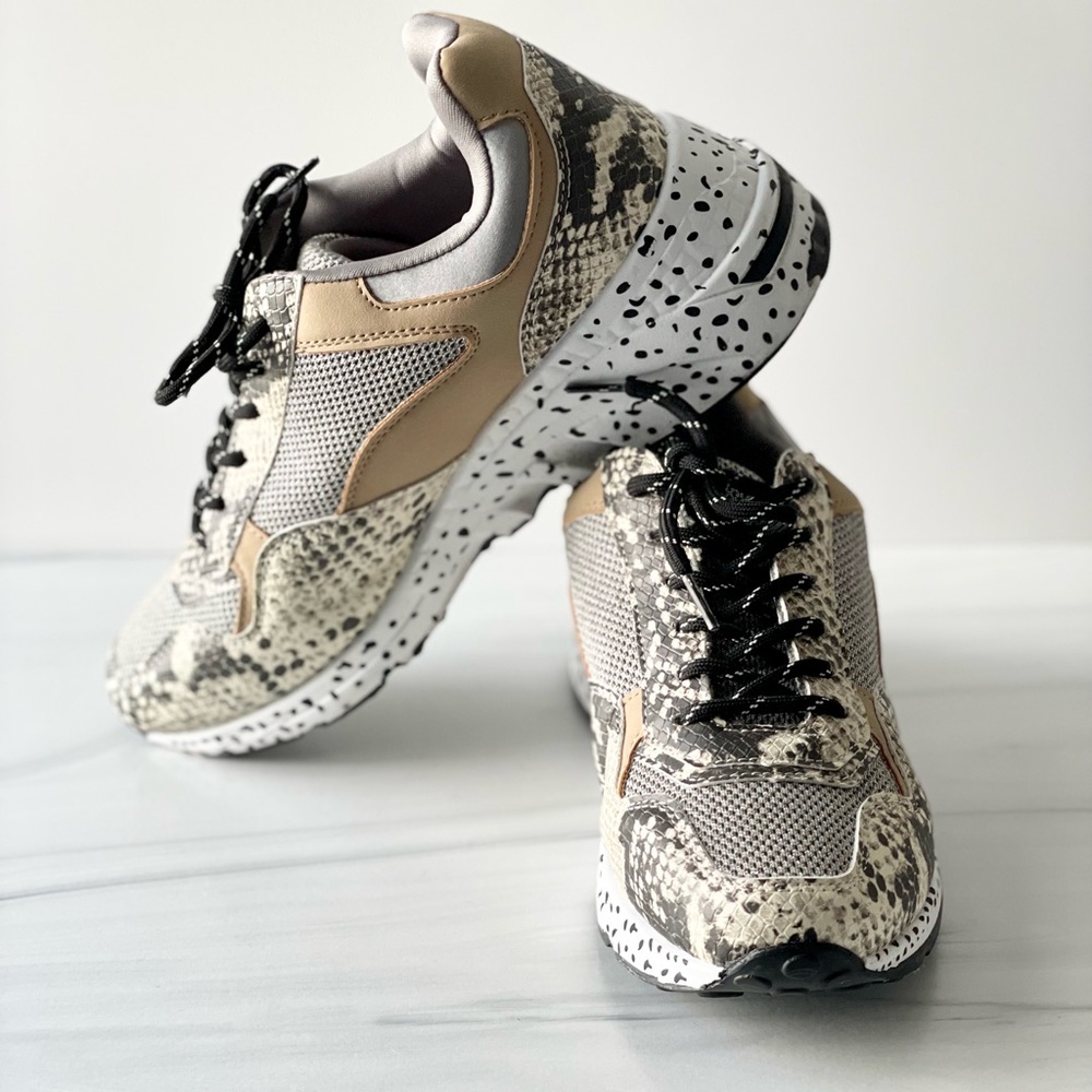 Sold!!! Steve Madden Bena Snake Print Platform Sneaker Size 9